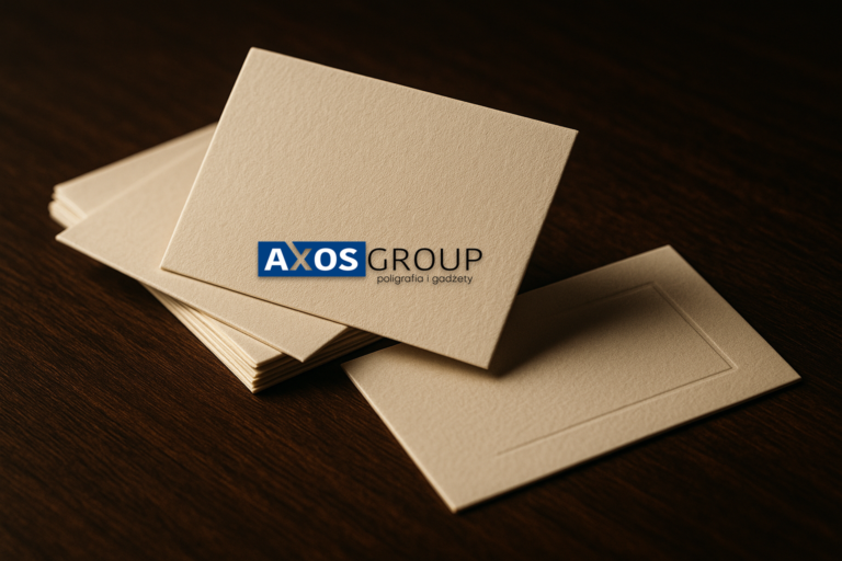 Wizytówki z tłoczeniem 3D — efekt foil-stamp z logo Axos Group, drukarnia cyfrowa Poznań
